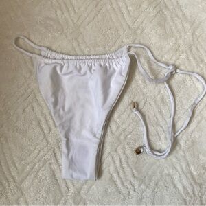 Kasakai. White bikini bottom. Small